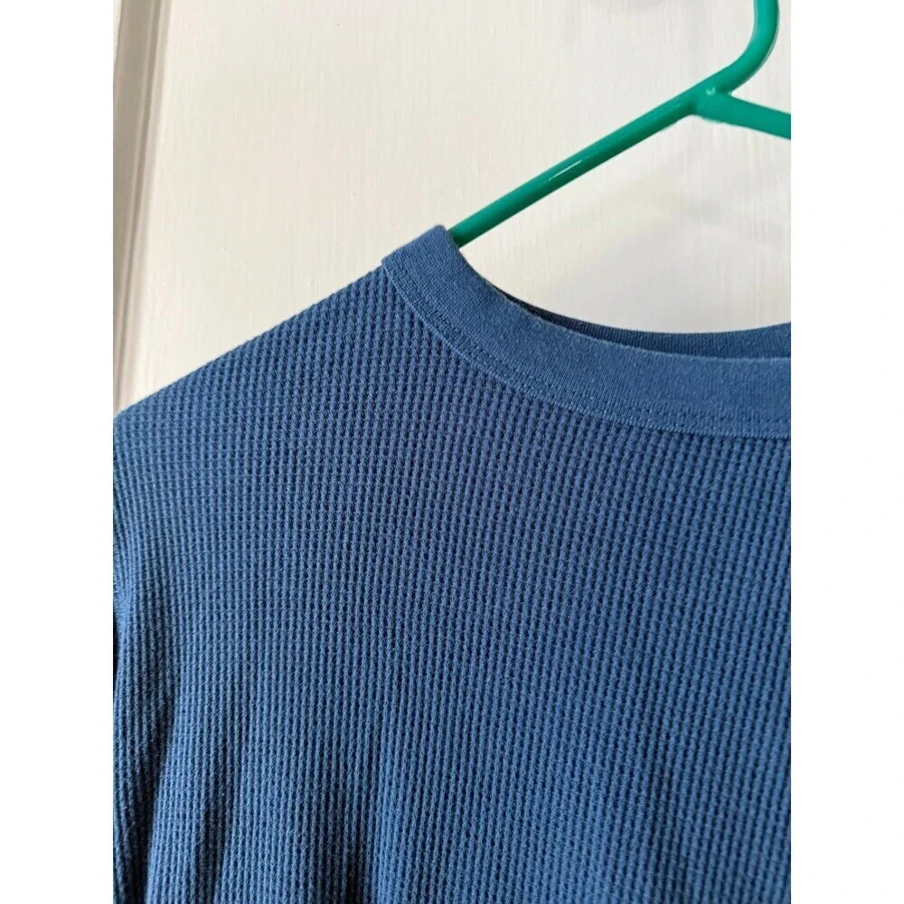 GAP men’s size small blue waffle sweater